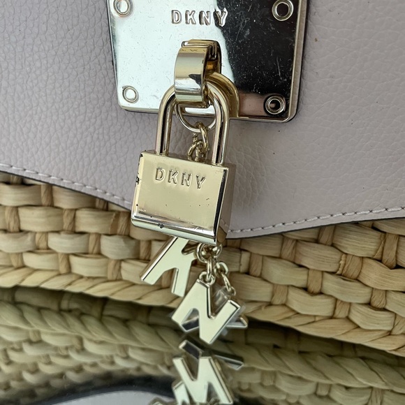 Brand new never used DKNY purse for spring! - Picture 3 of 6
